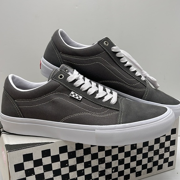 Vans Men’s Skate Old Skool 
Pewter/True White
VN0A5FCB195 Sneakers - Picture 7 of 16
